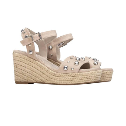 SANDALIAS XTI CON CUÑA Y TACHUELAS MUJER