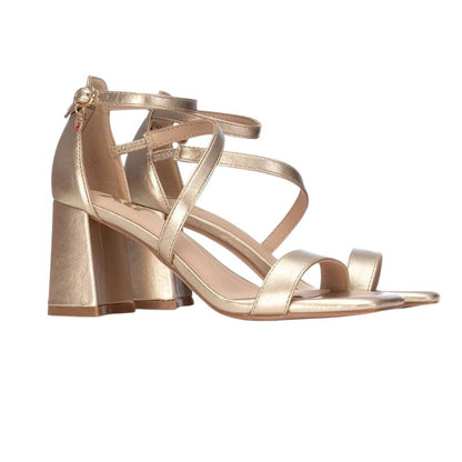 SANDALIA METALIZADA XTI TACON 6 CM.