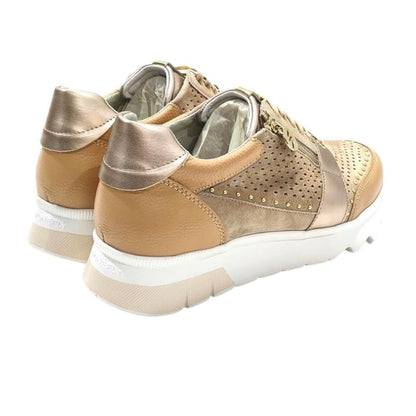 SNEAKER STONEFLY