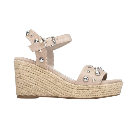 SANDALIAS XTI CON CUÑA Y TACHUELAS MUJER