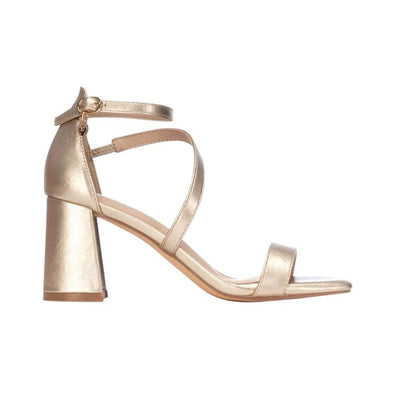 SANDALIA METALIZADA XTI TACON 6 CM.