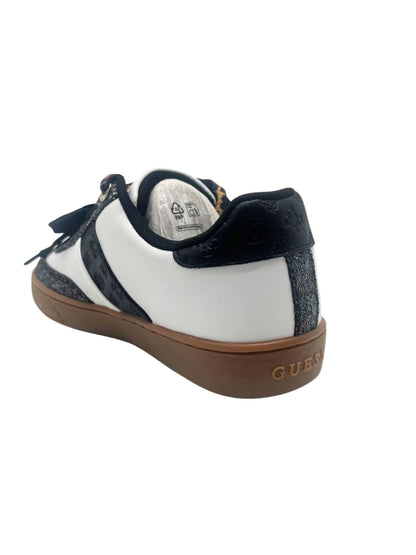 SNEAKER GUESS NAOKI